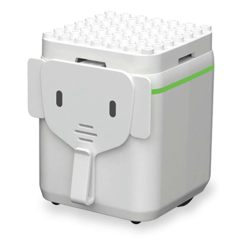 W PBL Academy kształcimy dzieci i młodzież również z użyciem Genibota.