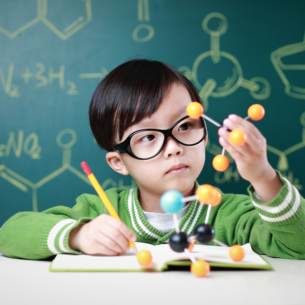 W PBL Academy wiemy jak kreatywnie wykorzystać możliwości edukacyjne robota edukacyjnego OZOBOT​