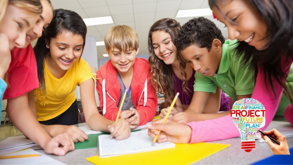 Project-Based Learning, w skrócie PBL, to innowacyjna metoda nauczania oparta na realizacji projektów. Uczniowie uczą się poprzez działanie, samodzielnie eksplorując tematy, definiując problemy oraz poszukując rozwiązań w praktyczny sposób.