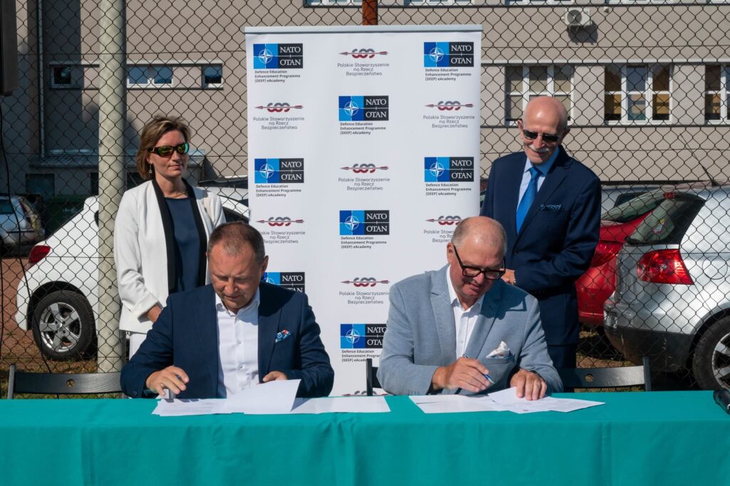 Inauguracja roku szkolnego w Rybniku: nowa specjalizacja technologie dronowe, partnerstwa z uczelniami i patronat NATO DEEP eAcademy.