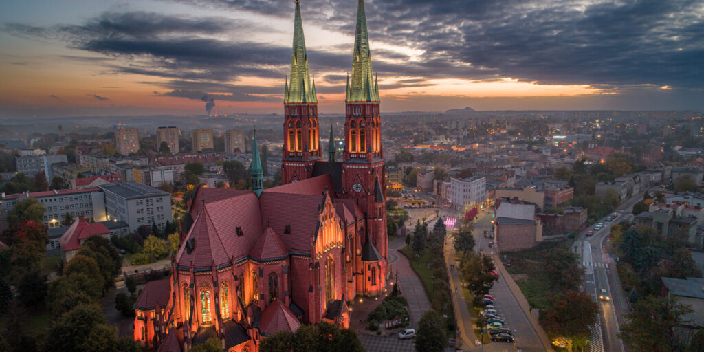 PBL Academy dołącza do Izby Przemysłowo-Handlowej ROP. Nowe partnerstwo łączy edukację innowacyjną z biznesem i wspiera rozwój regionu.